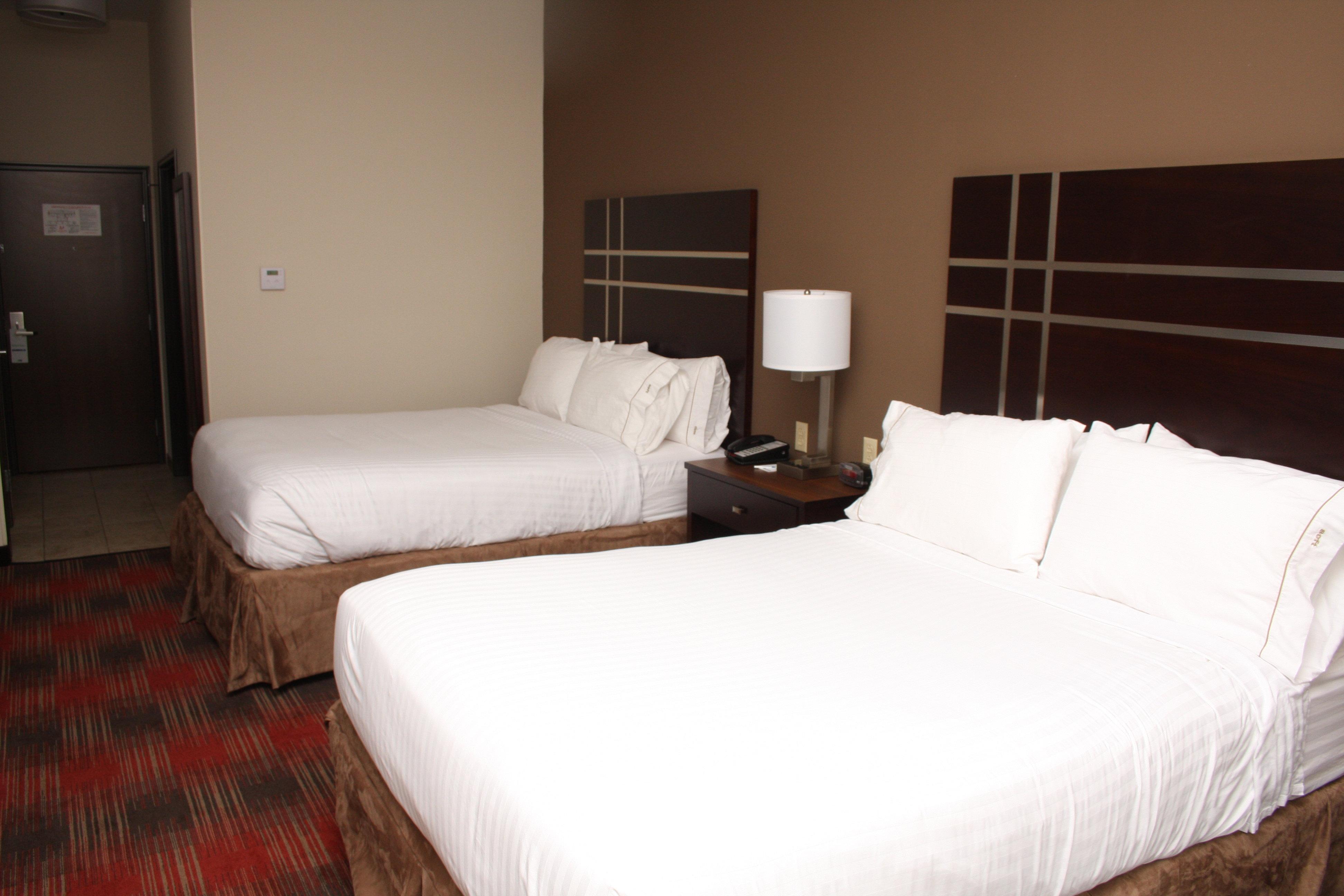 Holiday Inn Express & Suites Cumberland - La Vale By Ihg Экстерьер фото