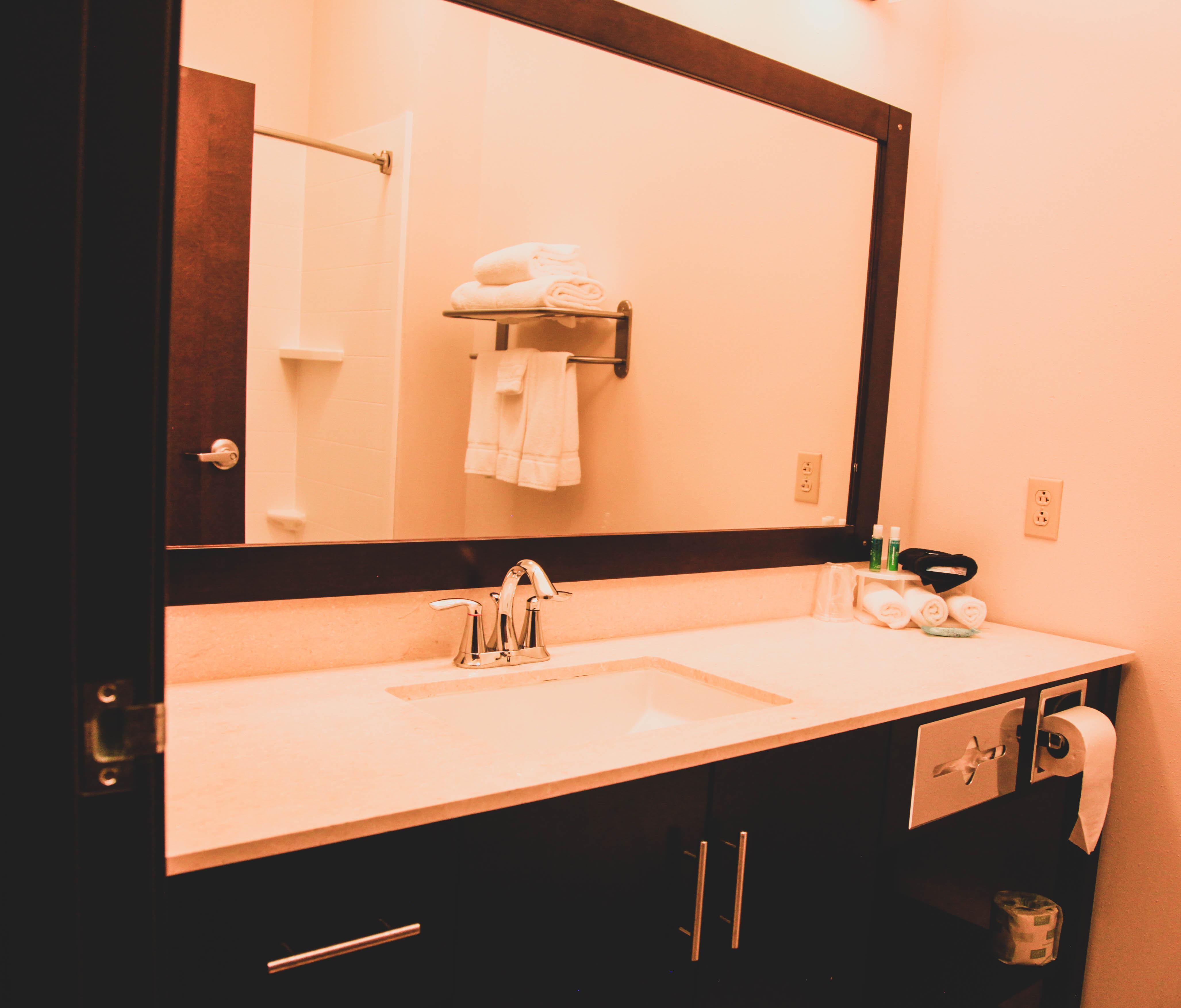 Holiday Inn Express & Suites Cumberland - La Vale By Ihg Экстерьер фото