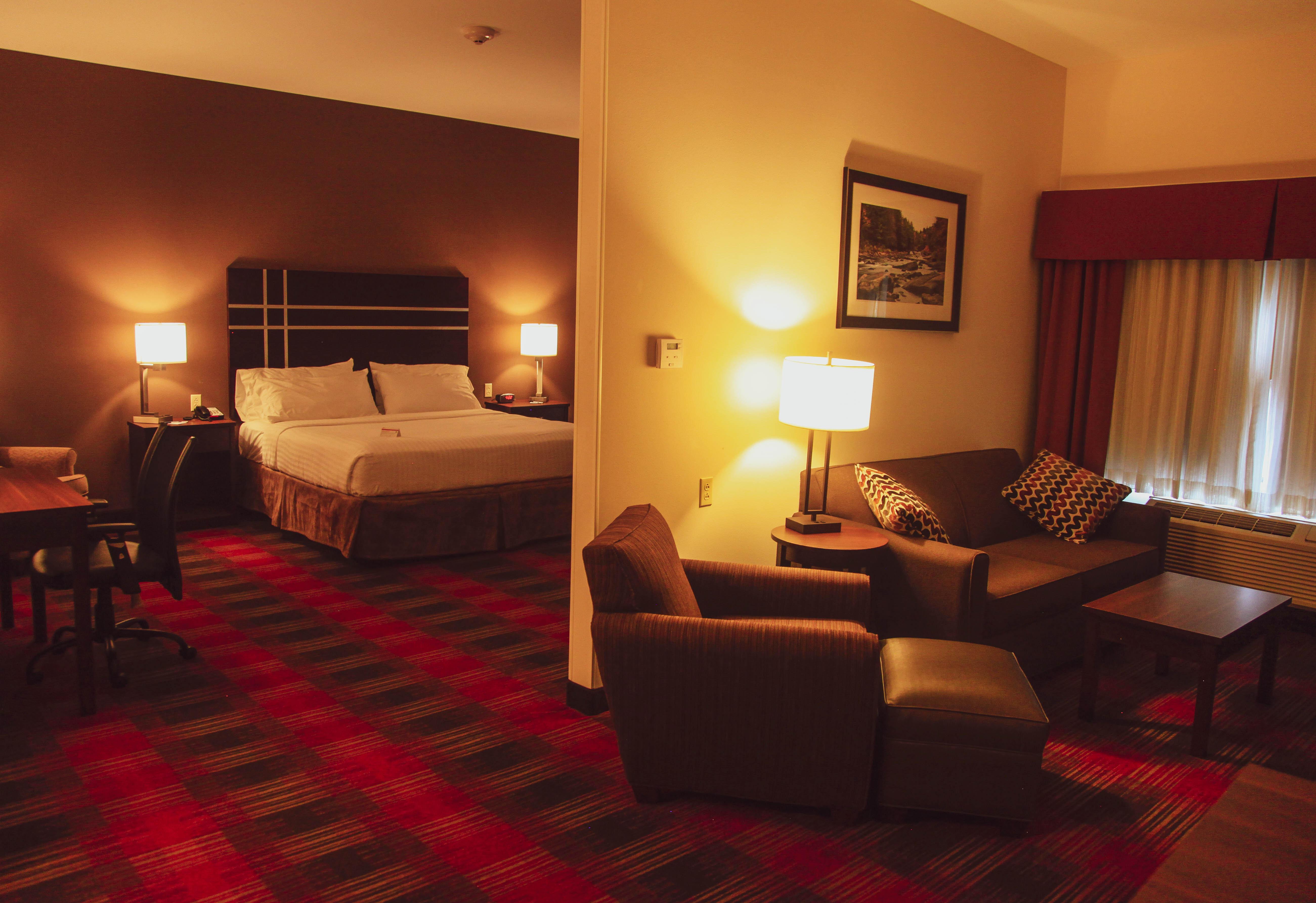 Holiday Inn Express & Suites Cumberland - La Vale By Ihg Экстерьер фото