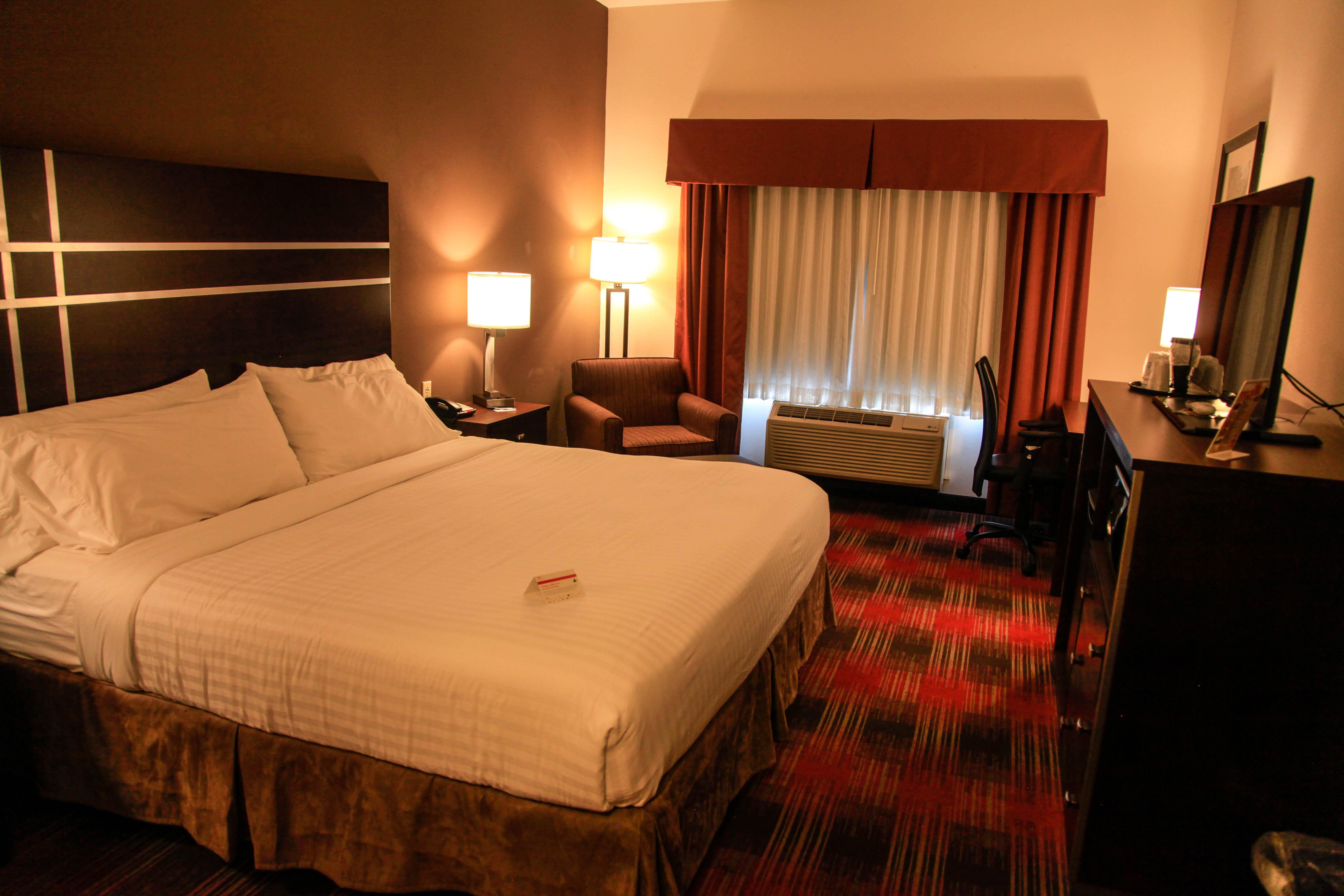 Holiday Inn Express & Suites Cumberland - La Vale By Ihg Экстерьер фото
