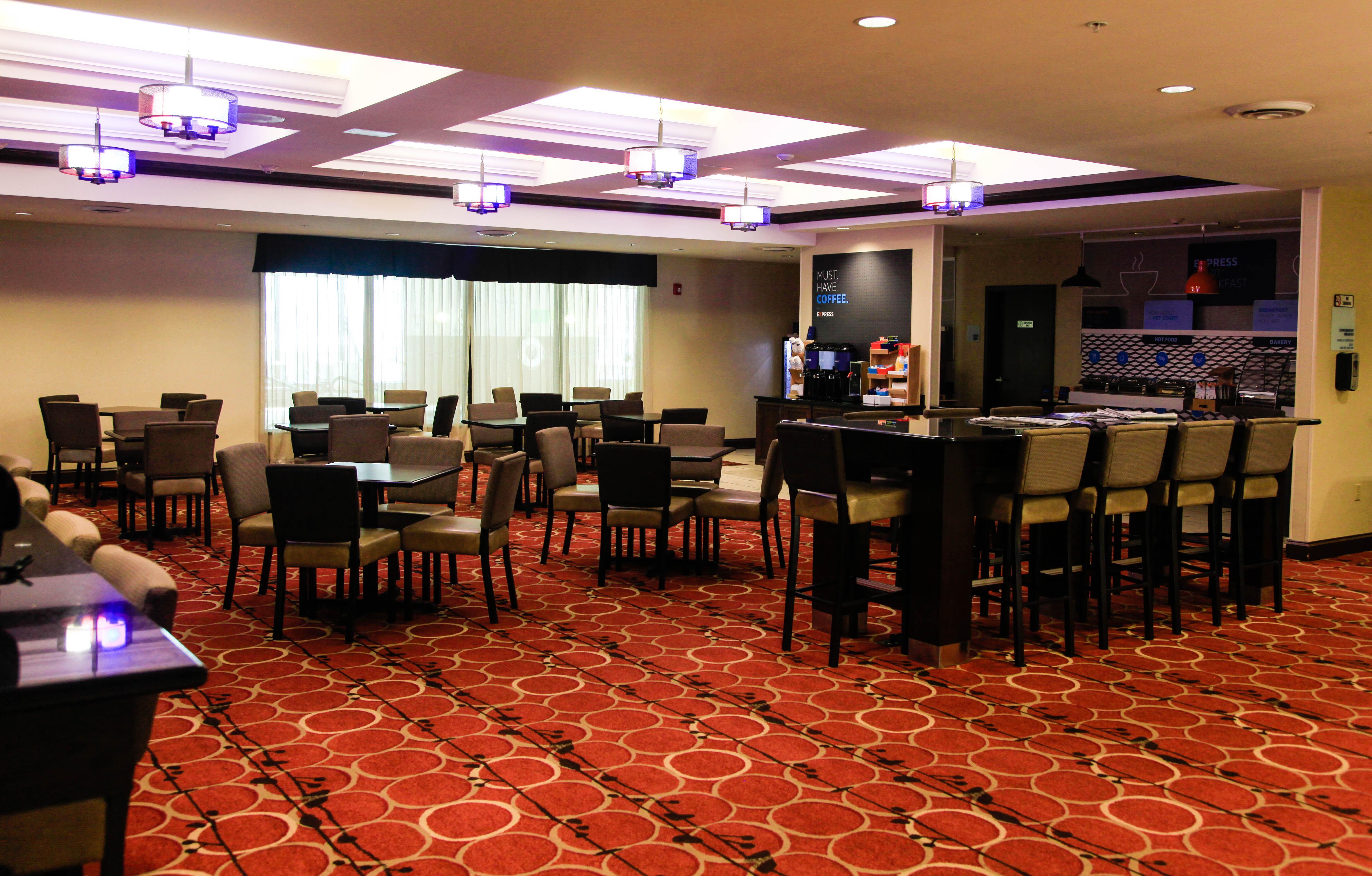Holiday Inn Express & Suites Cumberland - La Vale By Ihg Экстерьер фото