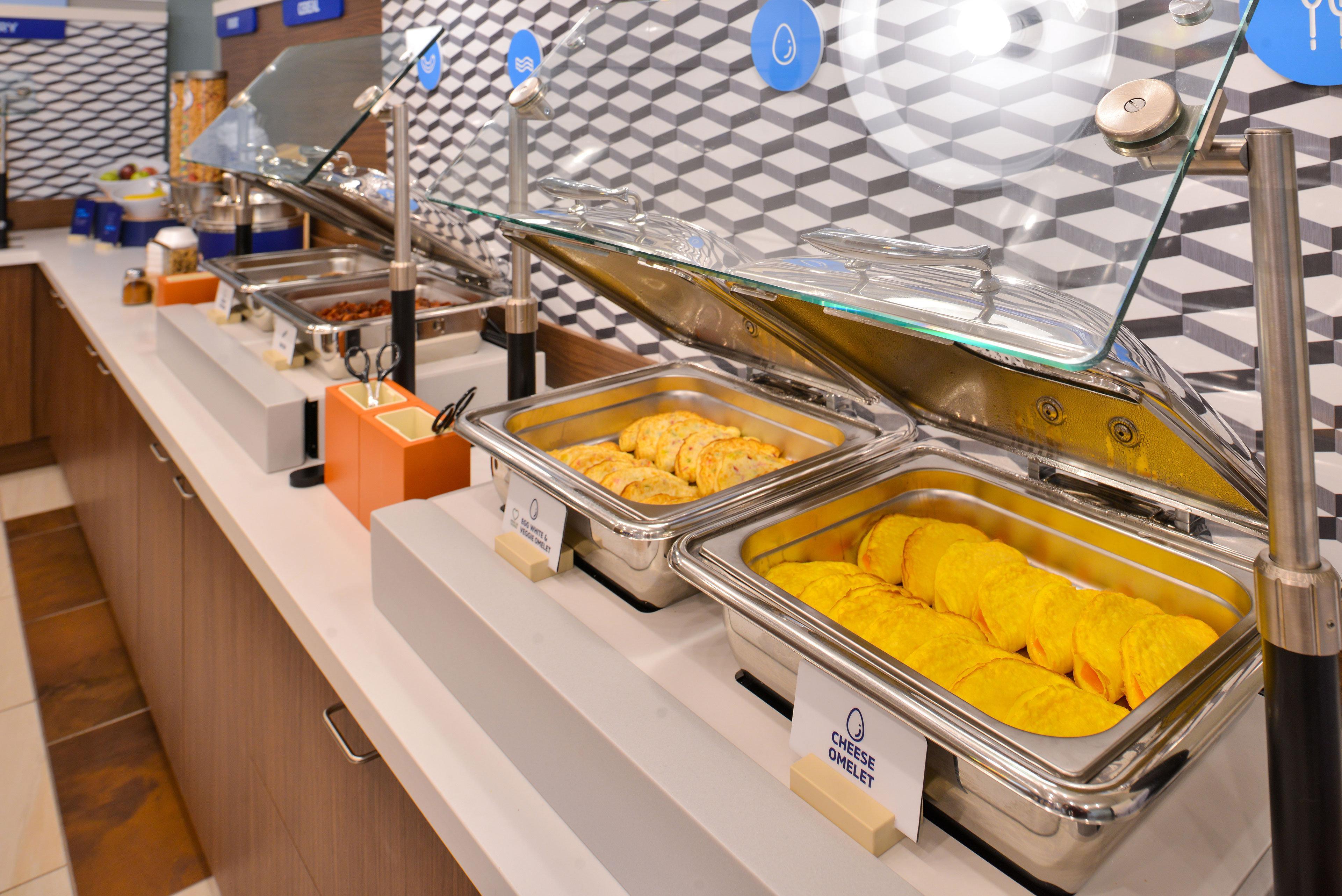 Holiday Inn Express & Suites Cumberland - La Vale By Ihg Экстерьер фото