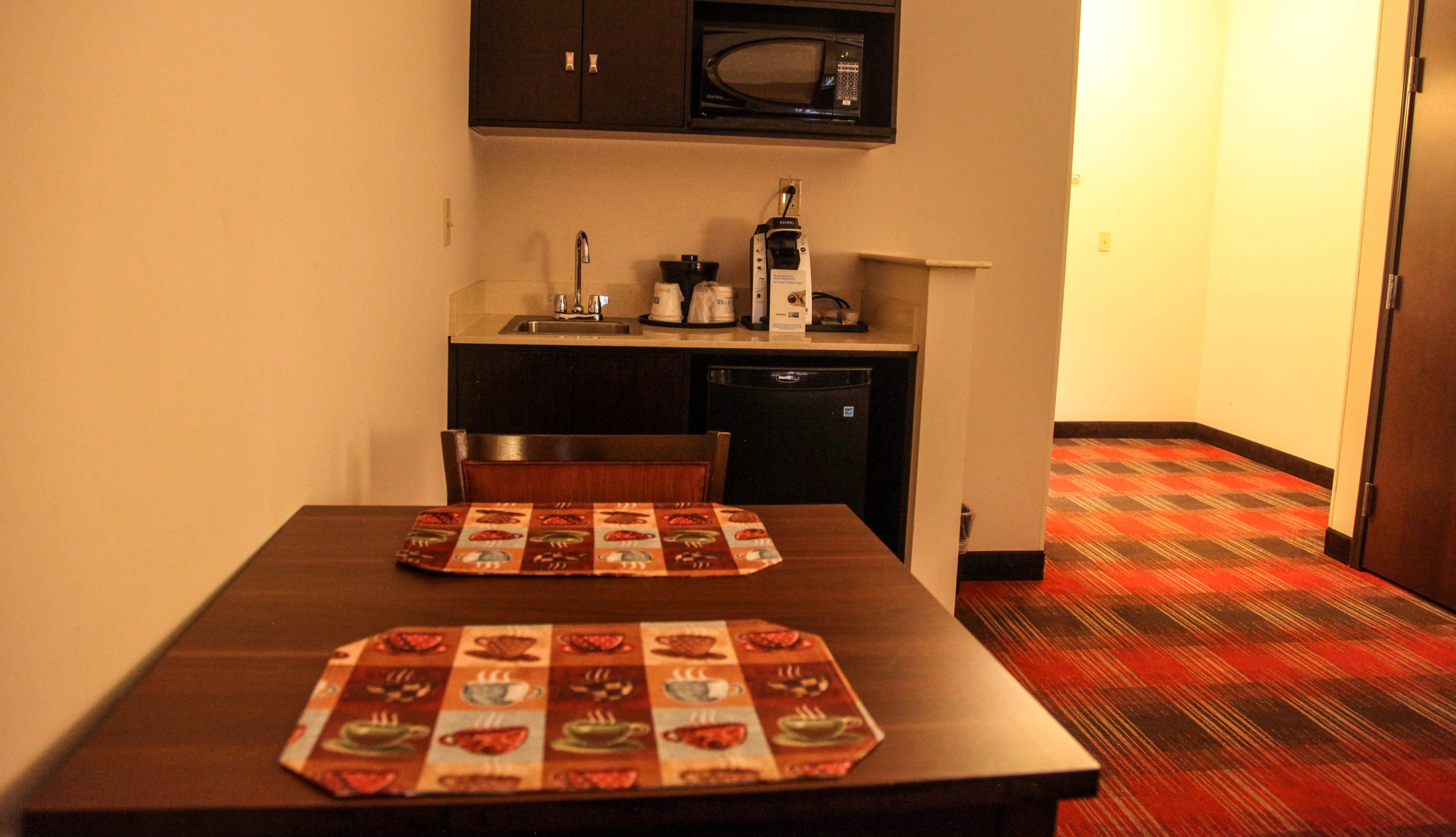 Holiday Inn Express & Suites Cumberland - La Vale By Ihg Экстерьер фото