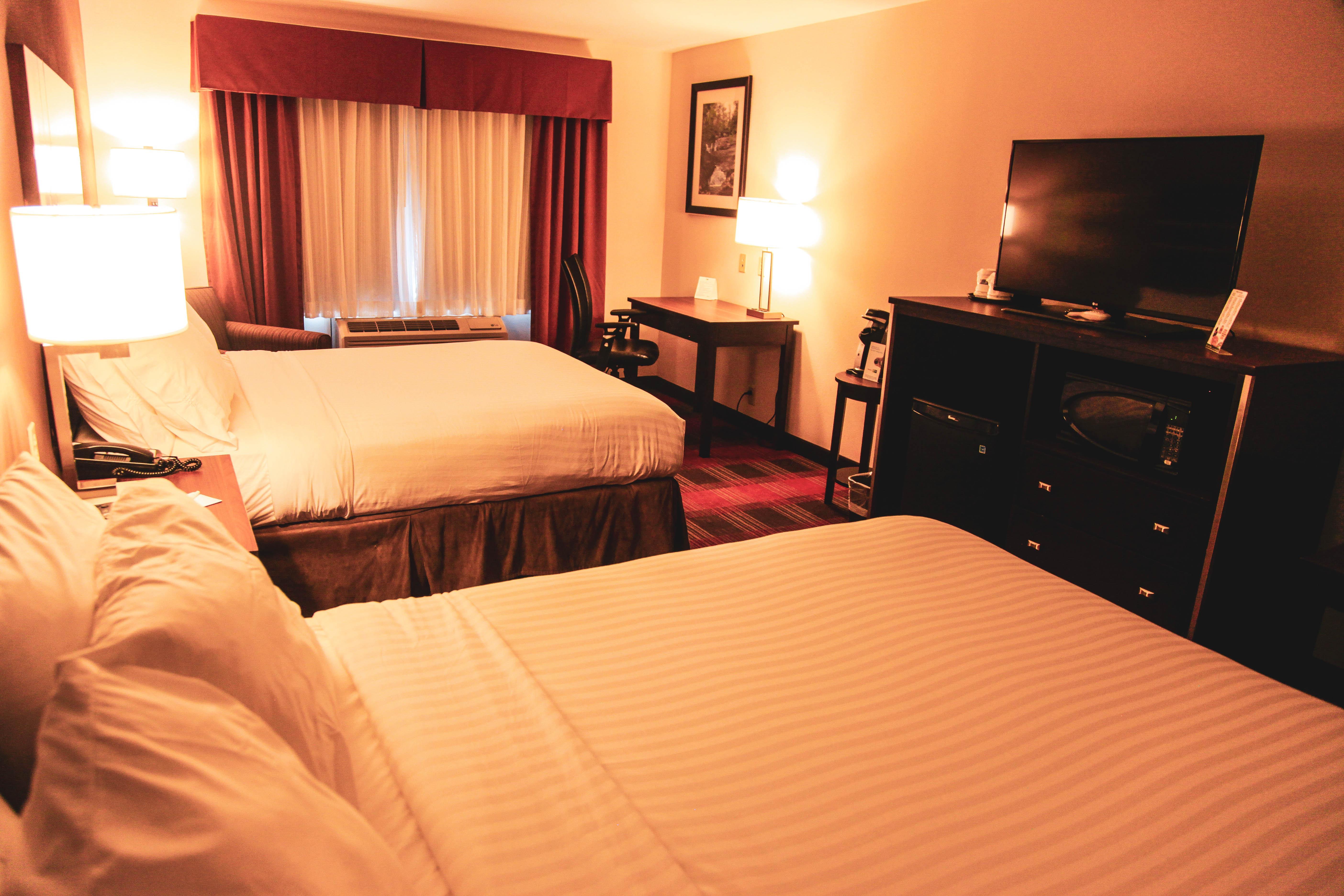 Holiday Inn Express & Suites Cumberland - La Vale By Ihg Экстерьер фото